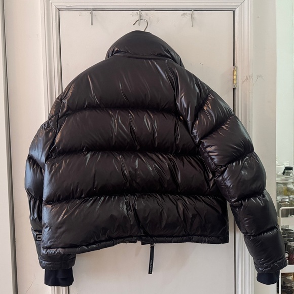Super Puff Shorty Puffer w Hood - Black Gloss - Aritzia - Picture 3 of 10